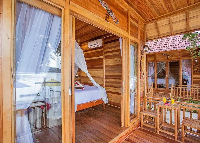 Wooden Sunset منتزه العطل نوسا ليمبونغان